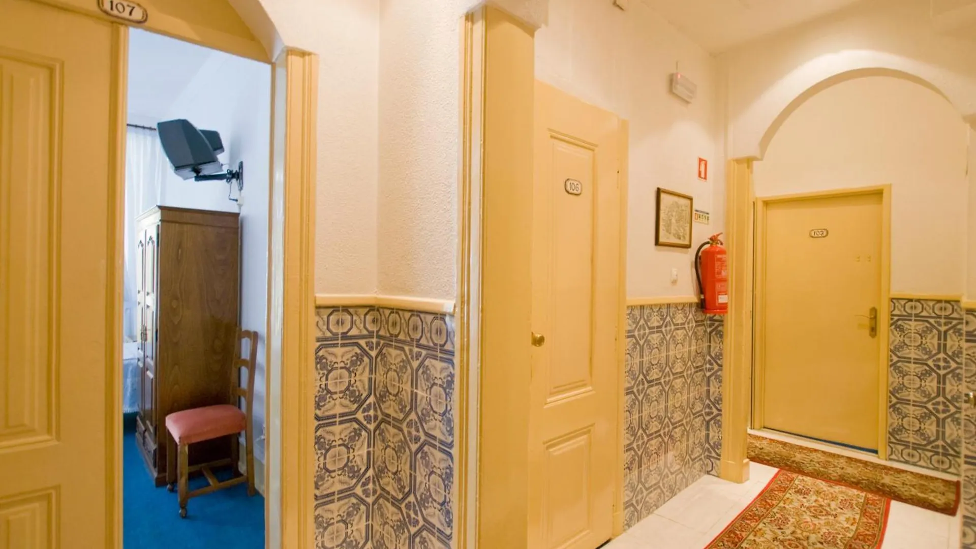 מלון ליסבון Residencial Geres 2*,  פורטוגל